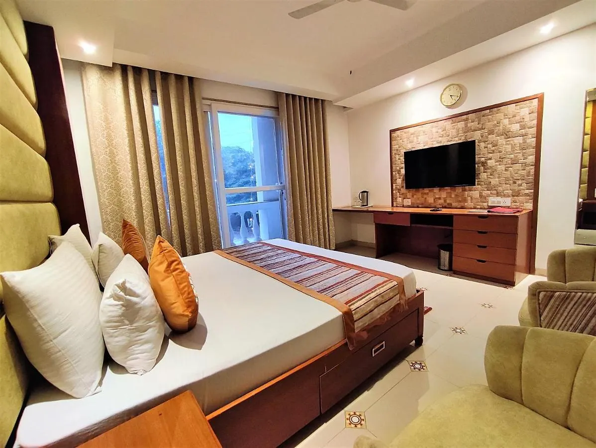 The Angel Hotel & Suites Near Medanta Gurgaon Indien