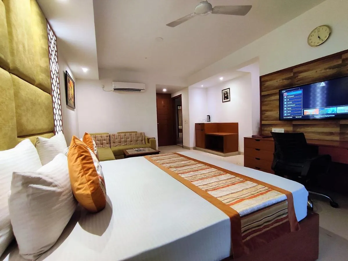 The Angel Hotel & Suites Near Medanta Gurgáon